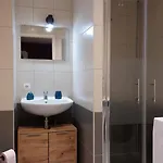 La Petite Tuilerie D *