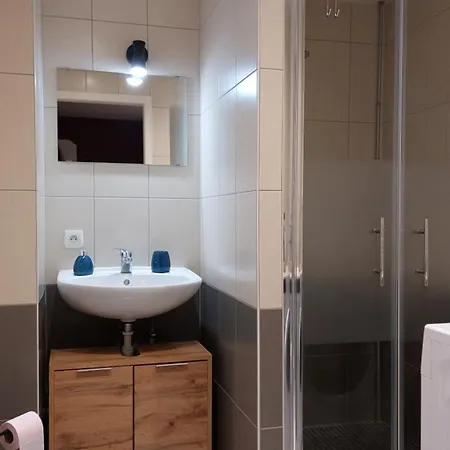La Petite Tuilerie D *